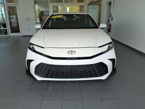 Used 2025 Toyota Camry SE w/ Convenience Package AWD/4WD image 2