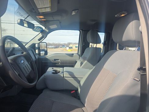 Used 2014 Ford F250 XL w/ Power Equipment Group image 9