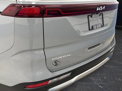 Used 2024 Kia Carnival SX Prestige FWD image 36