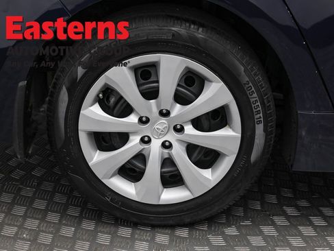 Used 2022 Toyota Corolla LE w/ Carpet Mat Package (TMS) image 29