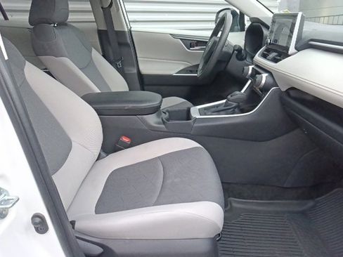 Used 2024 Toyota RAV4 XLE image 29