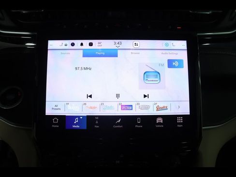 Used 2023 Jeep Grand Cherokee Limited AWD/4WD image 28