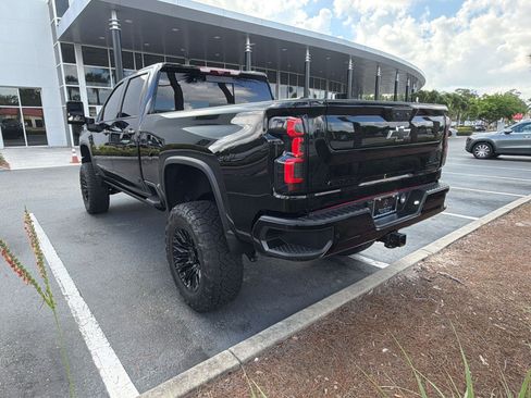 Used 2024 Chevrolet Silverado 2500 High Country w/ High Country Premium Package AWD/4WD image 3