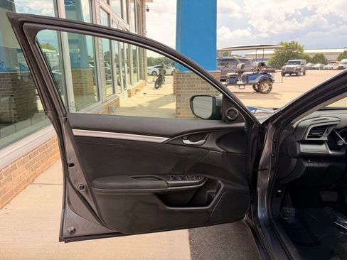 Used 2017 Honda Civic EX image 10