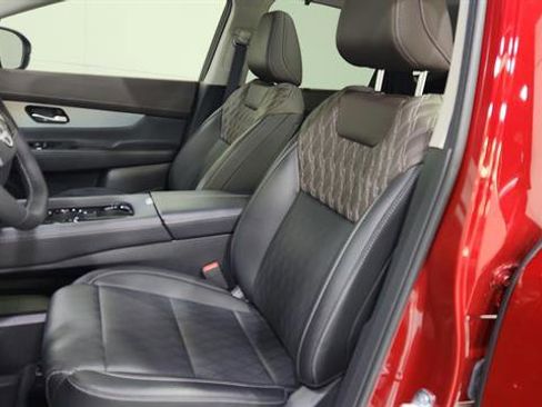 Certified 2025 Nissan Murano Platinum w/ Cargo Package image 16