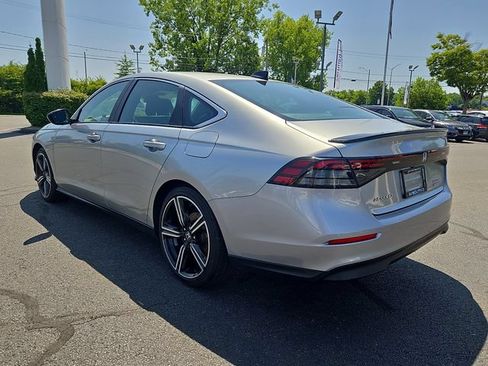 Used 2024 Honda Accord Sport image 4