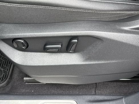 Used 2023 Volkswagen Atlas SE w/ Panoramic Sunroof Package FWD image 17