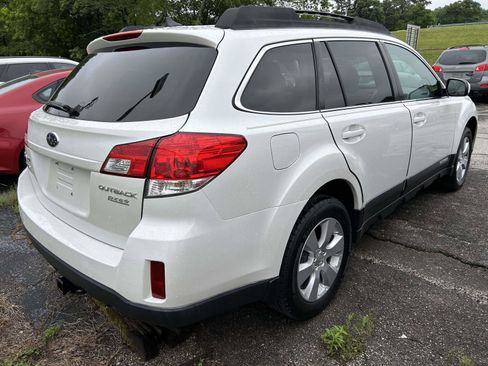 Used 2011 Subaru Outback 2.5i Limited AWD/4WD image 4