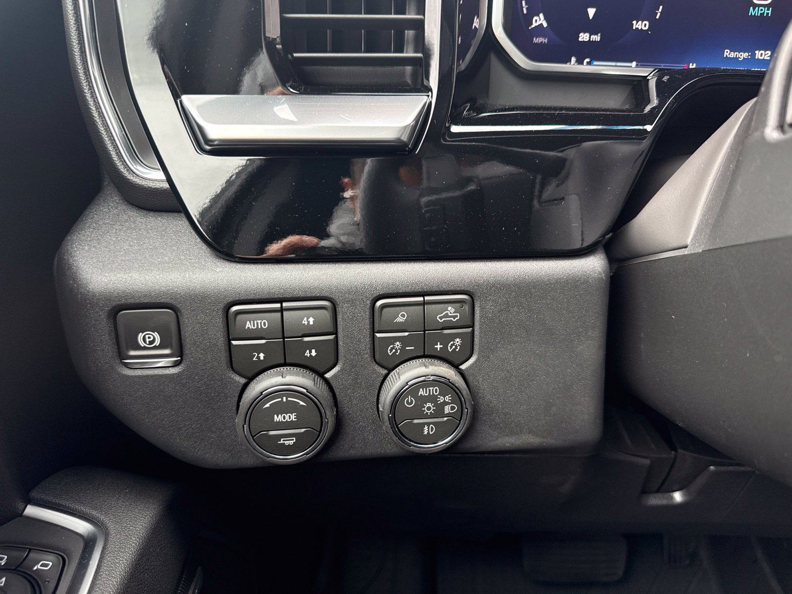 New 2026 Chevrolet Silverado 1500 RST w/ RST All Star Premium Package AWD/4WD image 32