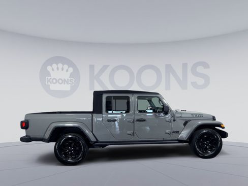 Used 2021 Jeep Gladiator Sport AWD/4WD image 8