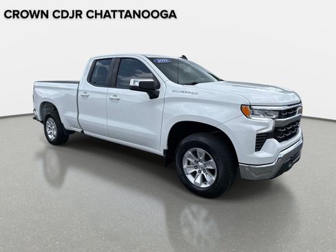 Used 2022 Chevrolet Silverado 1500 LT RWD image 2
