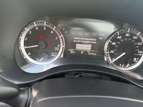 Used 2024 Toyota Highlander XLE AWD/4WD image 12