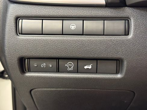 Used 2023 Nissan Rogue Platinum AWD/4WD image 35