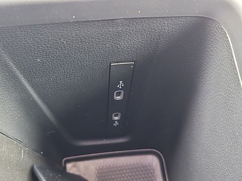 New 2026 Volkswagen Tiguan S image 10