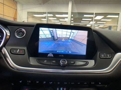 Used 2020 Chevrolet Blazer LT FWD image 16