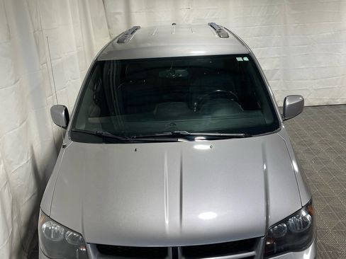 Used 2017 Dodge Grand Caravan GT image 2