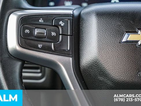 Used 2024 Chevrolet Suburban LT RWD image 31