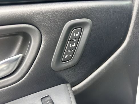 Used 2024 Honda Pilot Touring image 14