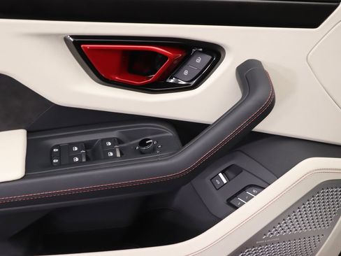 Used 2024 Lamborghini Urus S image 24