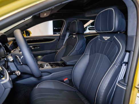 Certified 2024 Bentley Flying Spur V8 AWD/4WD image 17