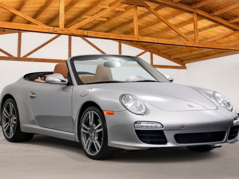 Used 2009 Porsche 911 Carrera RWD image 8