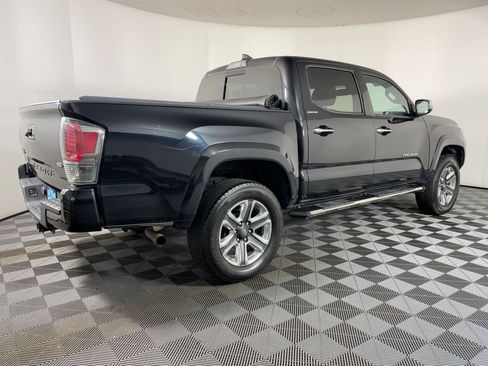 Used 2018 Toyota Tacoma Limited image 9