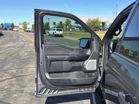 Used 2025 Ford F150 Platinum AWD/4WD image 12