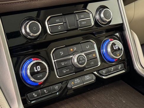 Used 2021 GMC Yukon Denali image 33