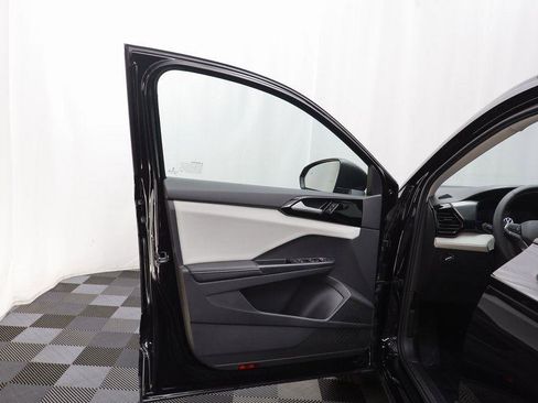 New 2025 Volkswagen Taos S image 5