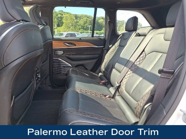 Used 2022 Jeep Grand Cherokee Summit AWD/4WD image 19