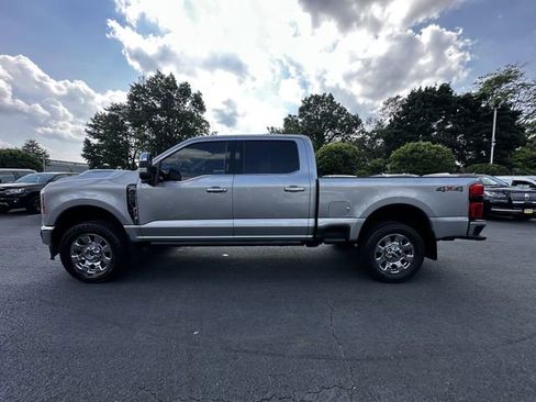 Used 2023 Ford F250 Lariat w/ Lariat Ultimate Package AWD/4WD image 8