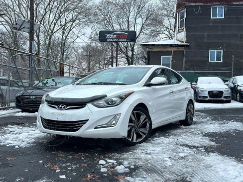 Used 2014 Hyundai Elantra Limited w/ Option Group 03 FWD image 2