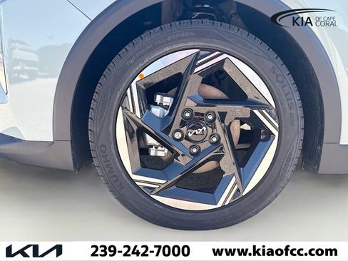 New 2025 Kia K4 EX image 38