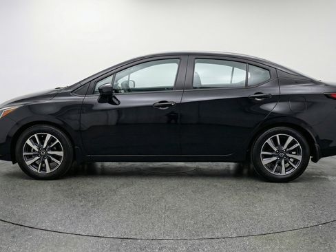 Used 2025 Nissan Versa SV image 5