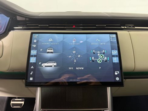 Used 2024 Land Rover Range Rover Autobiography AWD/4WD image 23