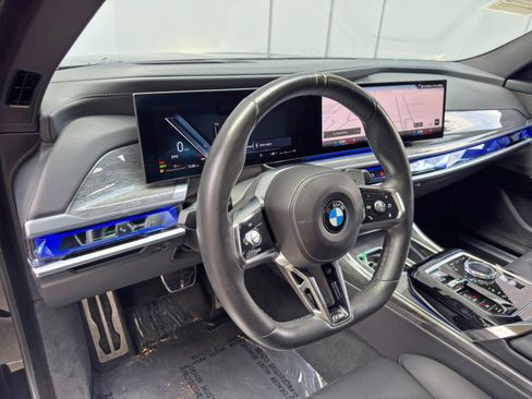 Used 2023 BMW 740i RWD image 13