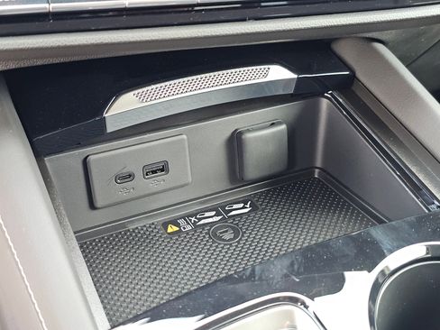 Used 2025 Buick Envision Sport Touring image 31