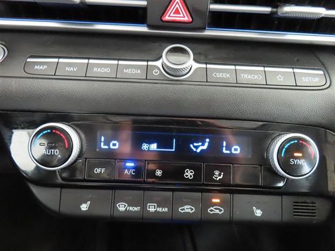 Used 2025 Hyundai Elantra SEL FWD image 26