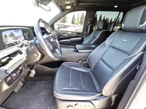 Used 2024 Cadillac Escalade Sport w/ Touring Package AWD/4WD image 4