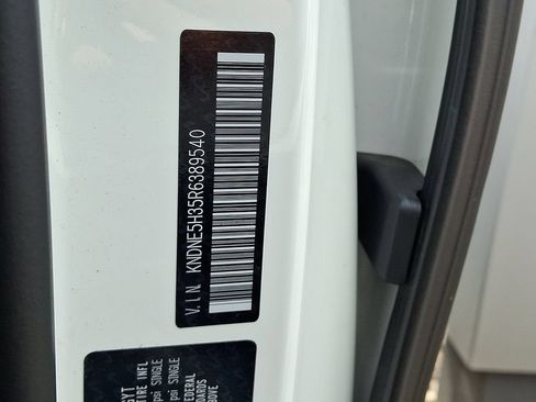 Used 2024 Kia Carnival SX FWD image 31
