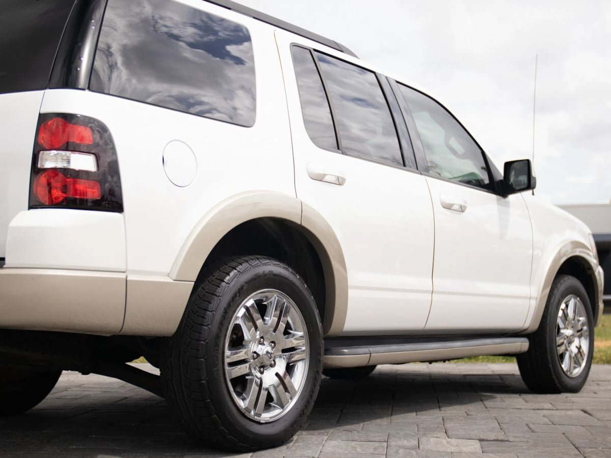 Used 2010 Ford Explorer Eddie Bauer RWD image 14