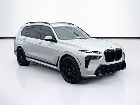 Used 2024 BMW X7 xDrive40i w/ Executive Package AWD/4WD image 3