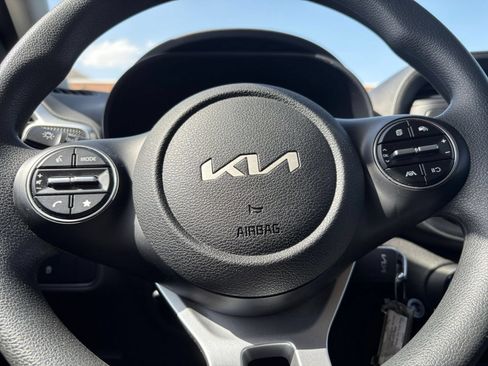 Used 2025 Kia Soul LX w/ LX Technology Package FWD image 25