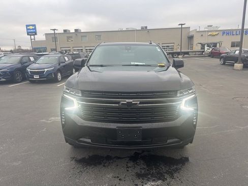 Used 2022 Chevrolet Suburban RST w/ Sport Performance Package image 6