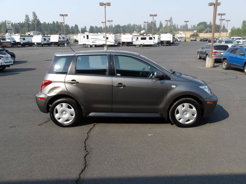 Used 2005 Scion xA FWD image 6