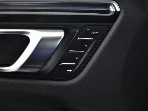 Certified 2025 Porsche Macan image 20