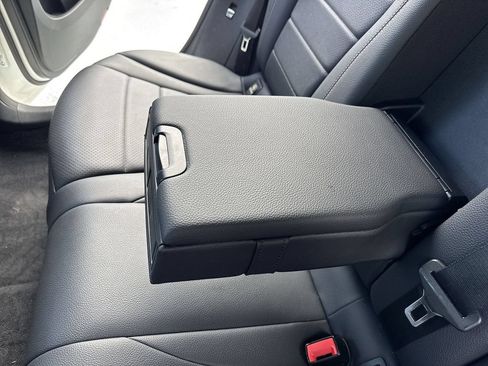 Used 2018 Mercedes-Benz GLC 300 image 38