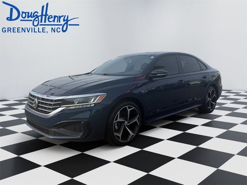 Used 2021 Volkswagen Passat 2.0T R-Line image 1