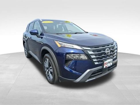 Used 2026 Nissan Rogue SL AWD/4WD image 4