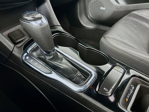 Used 2017 Chevrolet Cruze Premier FWD image 27